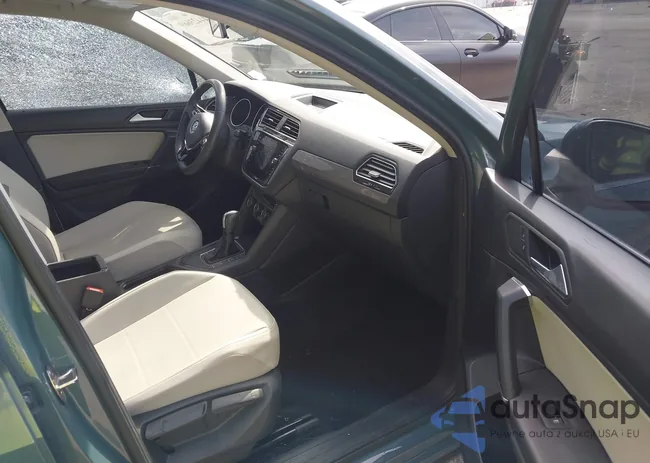 3VV3B7AX5LM077834: 44423669