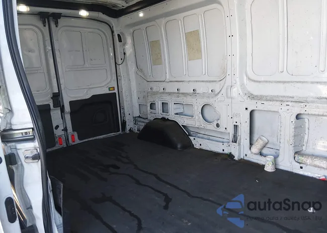 1FTYR2CG2JKB25018: 44423673