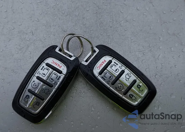 2C4RC1BG0HR576512: 44423726