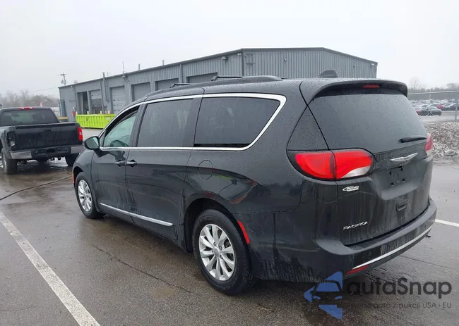 2C4RC1BG0HR576512: 44423726