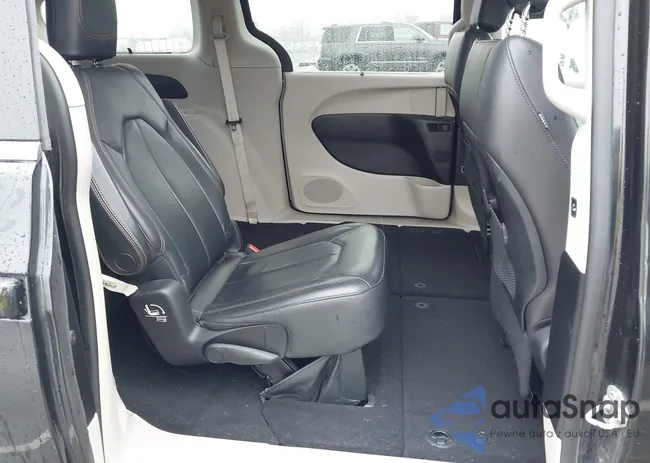 2C4RC1BG0HR576512: 44423726