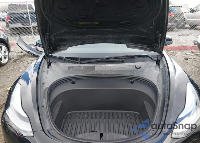 5YJ3E1EB2PF637644: 44424812