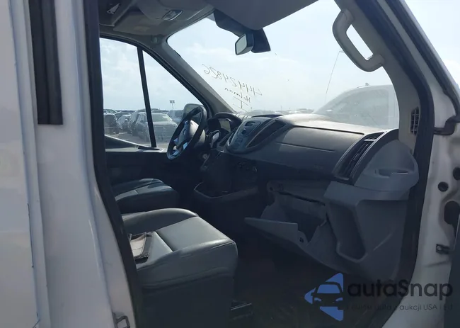 1FTNR1CM6FKB29034: 44424826