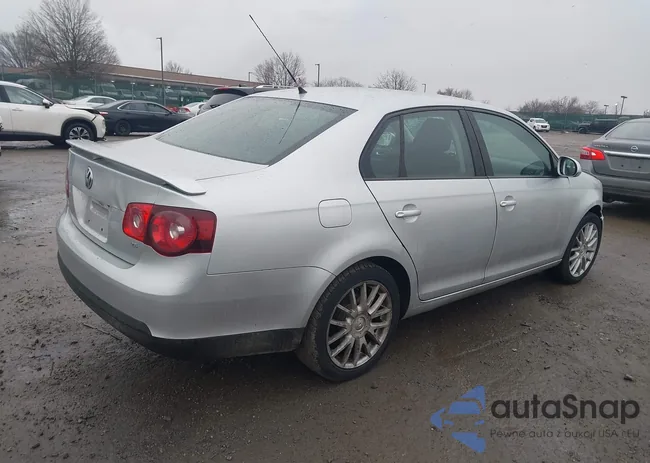 3VWJZ7AJ1AM096565: 44424865