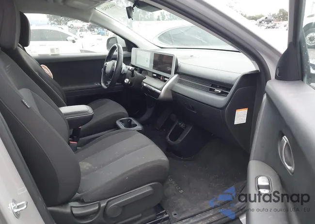 KM8KM4DE9RU318260: 44424945