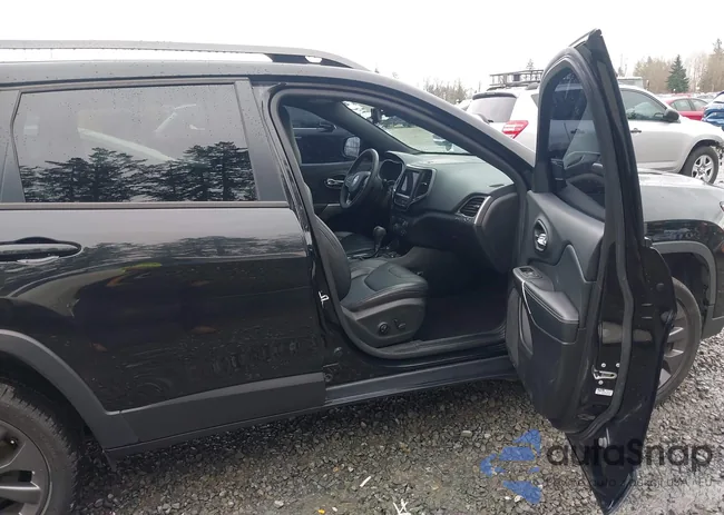 1C4PJMMX5MD228990: 44425053