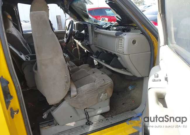 1GCEC19V8YZ275477: 44425218