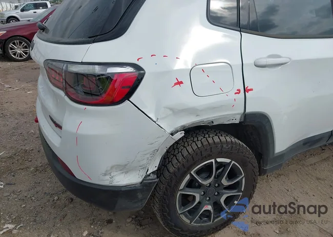 3C4NJDDN7TT182092: 44425249