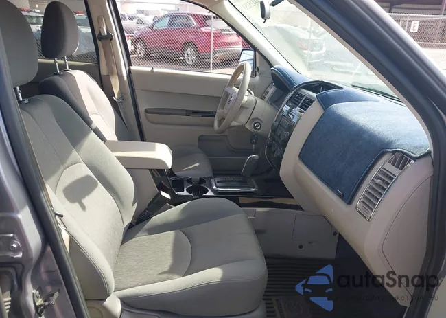 4F2CZ02Z28KM19594: 44425253