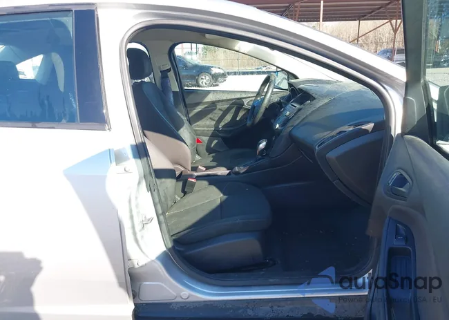 1FADP3E28GL306841: 44424468