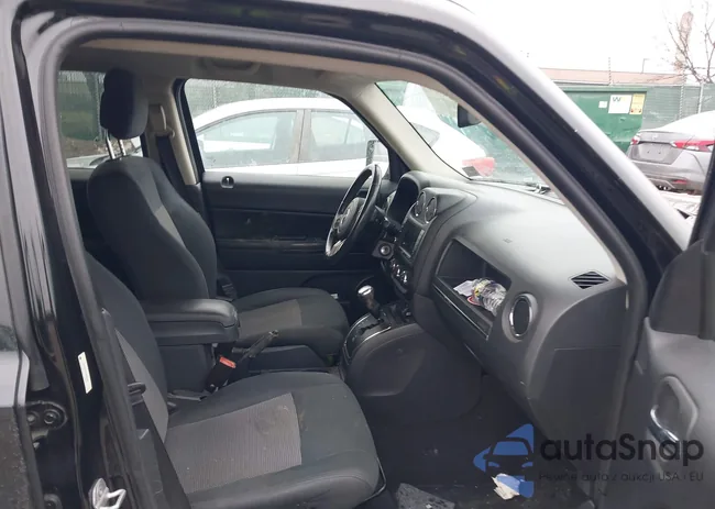 1C4NJRFB2CD604842: 44424479