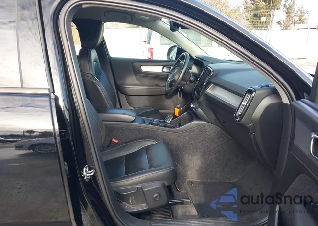 YV4162UK6M2599620: 44425892