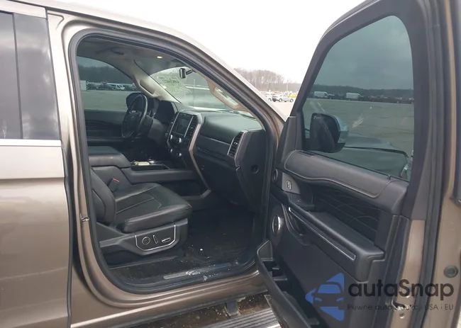 1FMJU1MT4JEA65565: 44426022