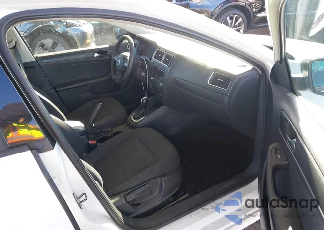 3VW2K7AJ0EM329995: 44426046