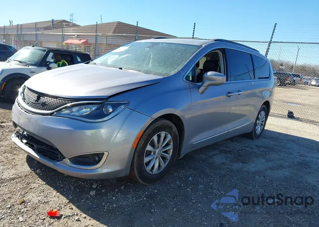 2C4RC1BG4HR738996: 44426180