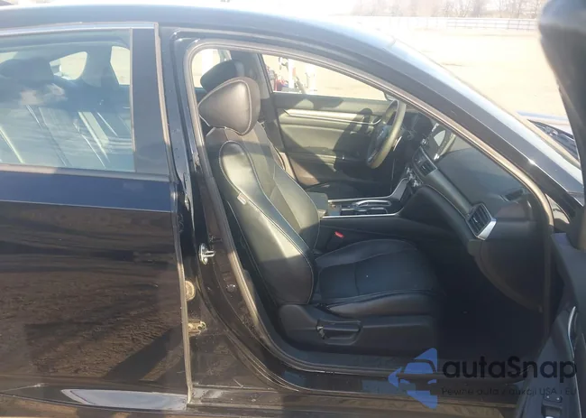 1HGCV3F10JA000402: 44426404