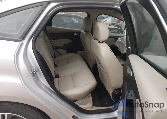 1FADP3FE1GL219260: 44425645