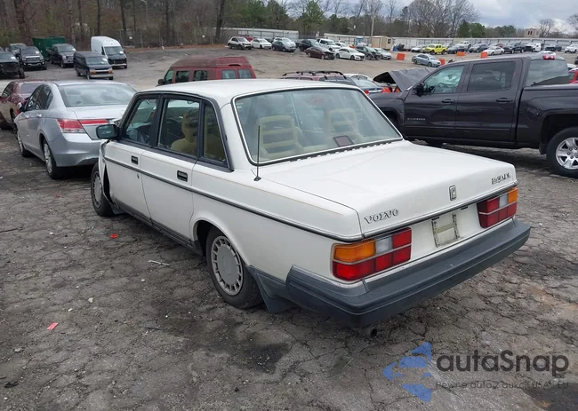 YV1AA884XL1399743: 44425656