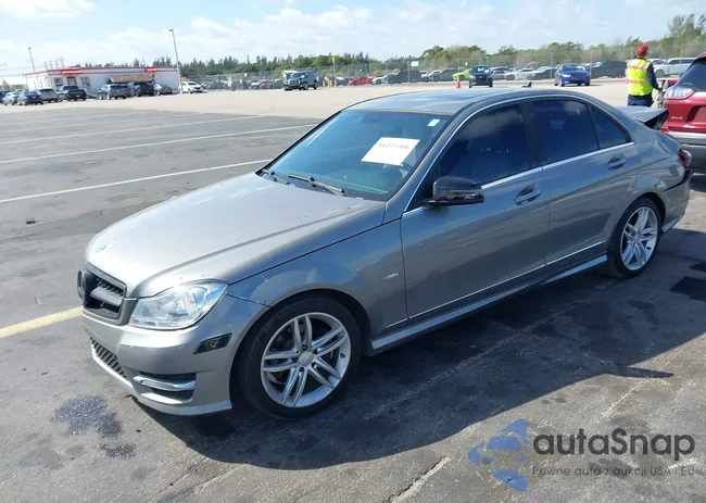 WDDGF4HB1CR211644: 44425701