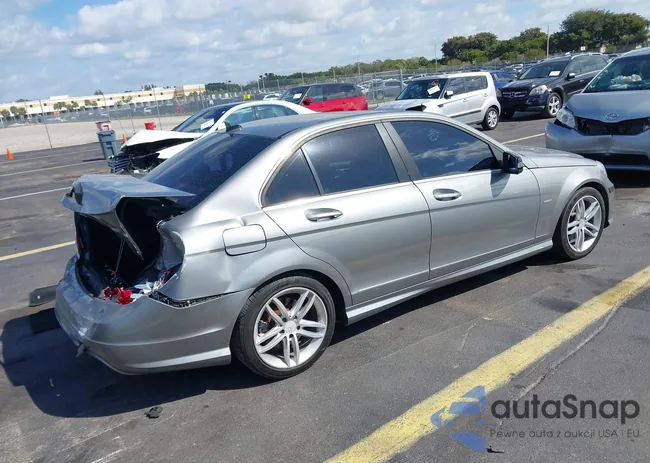 WDDGF4HB1CR211644: 44425701