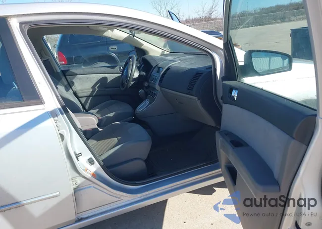 3N1AB61E88L642785: 44426824