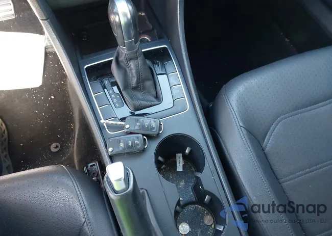 1VWDT7A35HC076492: 44427071