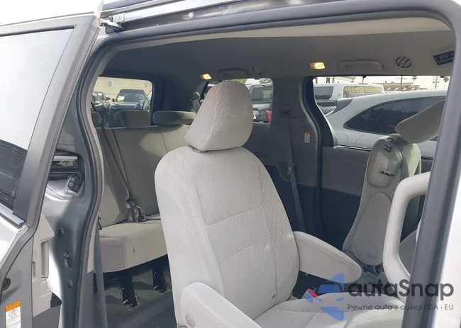 5TDKZ3DC9JS904335: 44427107