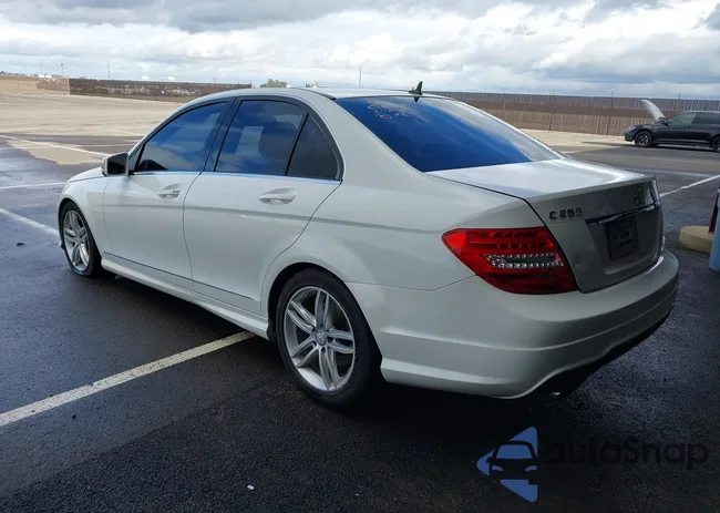 WDDGF4HB3EA963508: 44427391