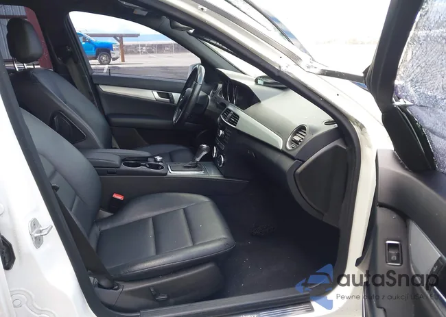 WDDGF4HB3EA963508: 44427391