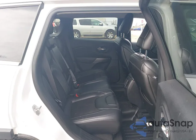 1C4PJLLB3KD420390: 44426411