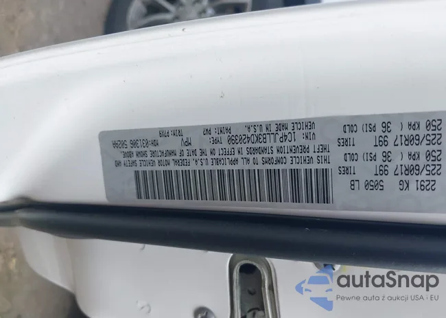 1C4PJLLB3KD420390: 44426411