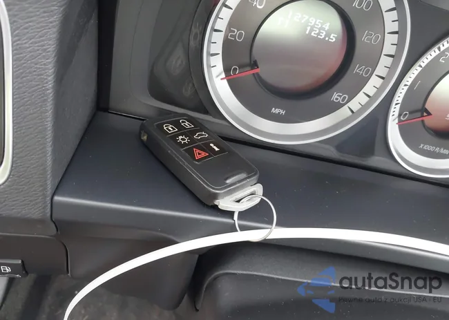 YV1612FS1D2183814: 44426432