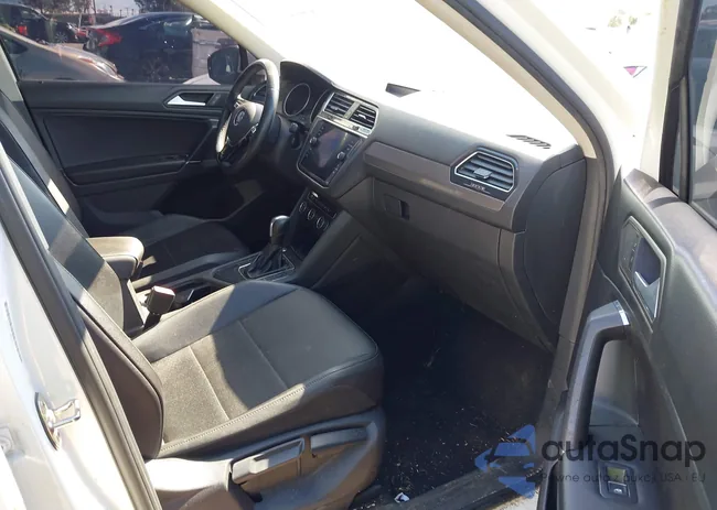 3VV3B7AX7LM064308: 44426541