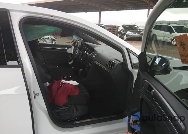 3VW447AU0JM293829: 44426696