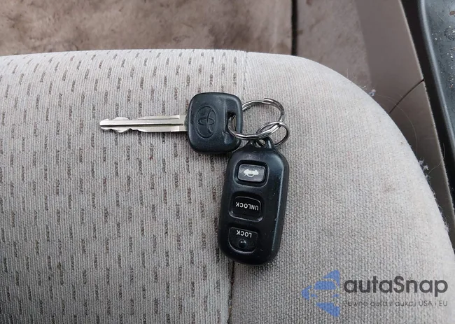 4T1BE30KX3U231073: 44427838