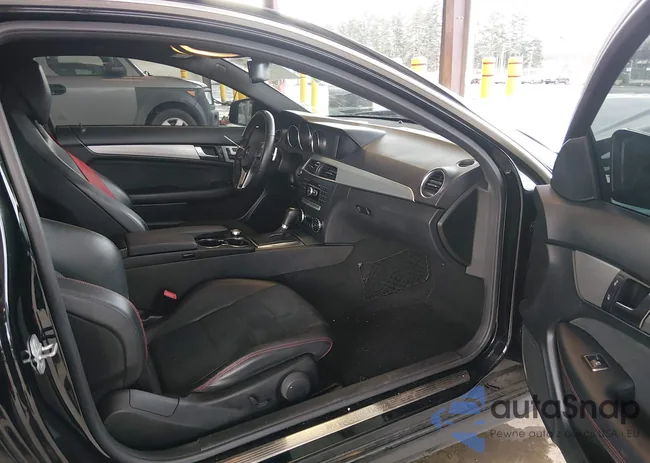 WDDGJ4HB4DF952100: 44427890