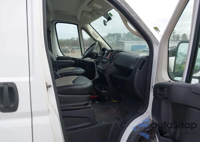 3C6TRVAG5LE105874: 44428099