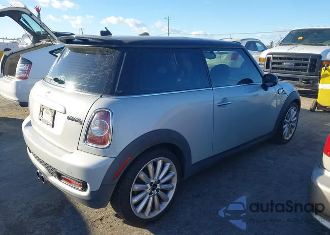 WMWSV3C57BTY10372: 44428175