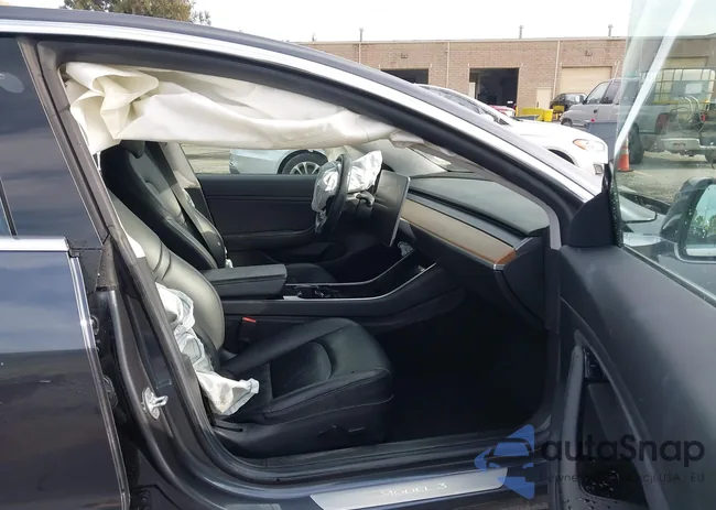 5YJ3E1EA7HF001732: 44427508