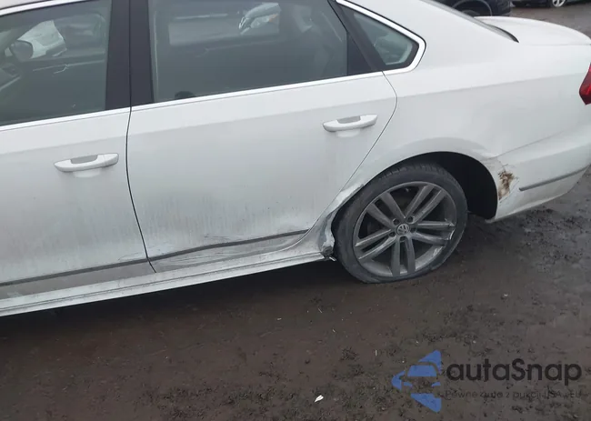 1VWDT7A33HC077253: 44429076