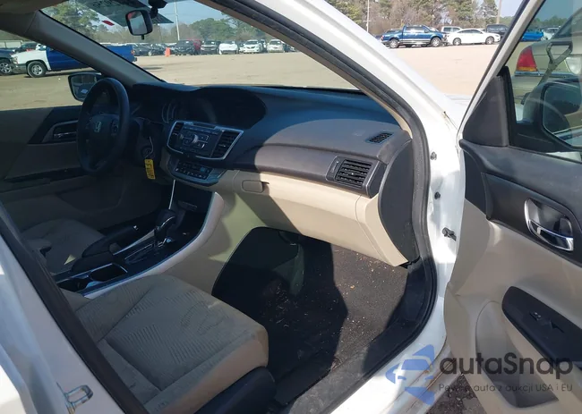 1HGCR2F30FA154406: 44429256