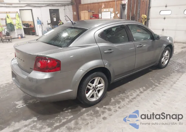 1C3CDZCB2CN198952: 44429259