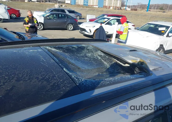 YV4L12UX0P2075032: 44429311