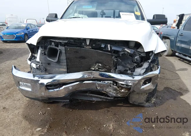 3C6UR5DL1GG120783: 44429351