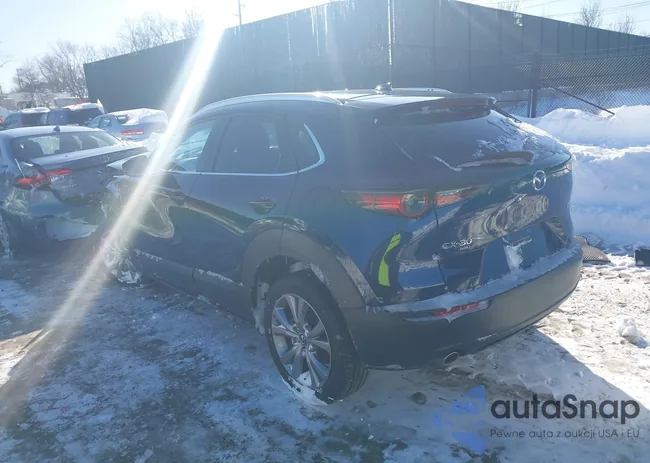 3MVDMBDL9MM311885: 44428687