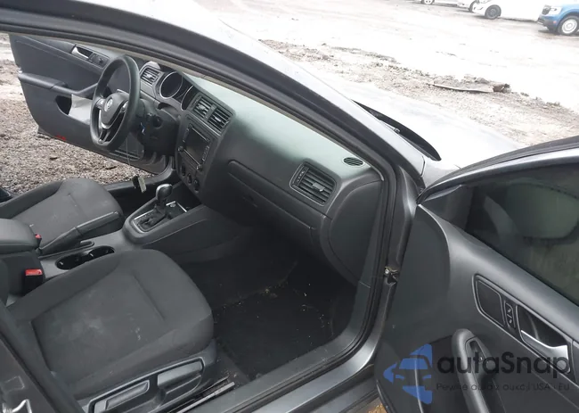 3VW2K7AJ3FM265212: 44428701