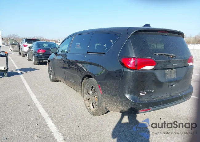 2C4RC1FG0JR198157: 44429844