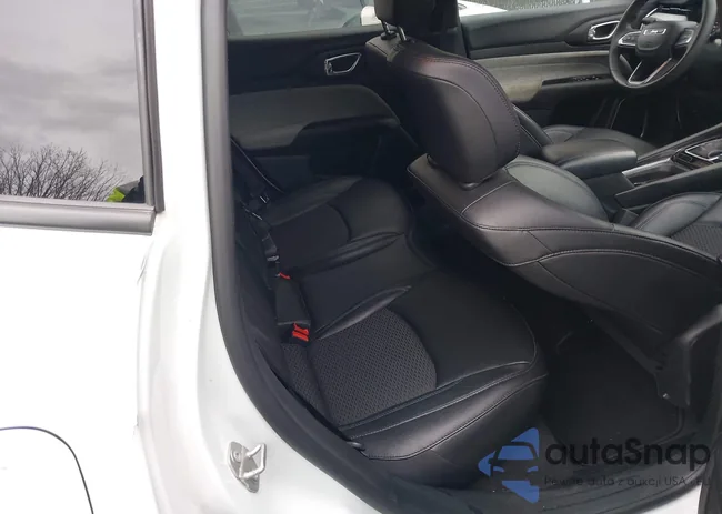 3C4NJDBN4RT118894: 44429995