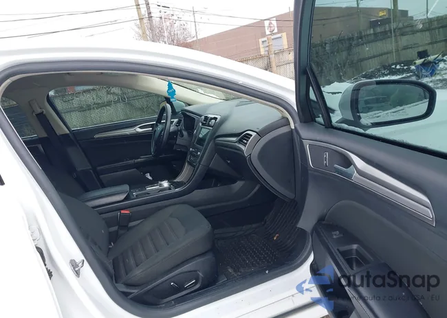 3FA6P0LU2KR130679: 44430062