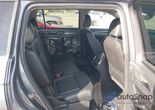 1V2UR2CA8KC528327: 44430097